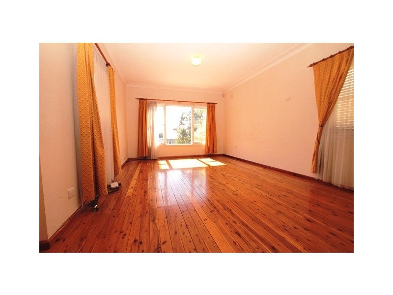 14 Raymond Avenue, Roselands NSW 2196