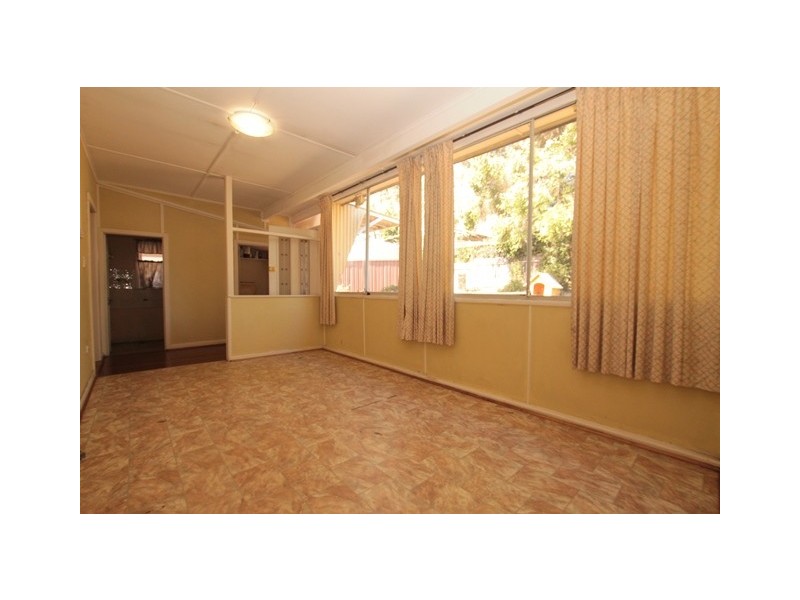 14 Raymond Avenue, Roselands NSW 2196
