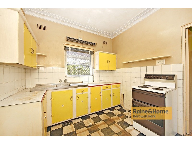 10 Powys Avenue, Bardwell Park NSW 2207