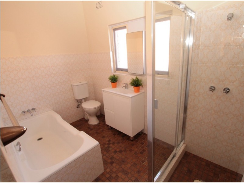 4 Earlwood Crescent, Bardwell Park NSW 2207