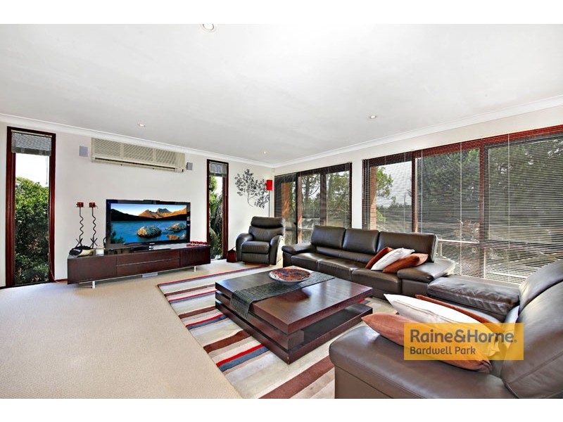 6 Wallenbeen Place, Bardwell Valley NSW 2207