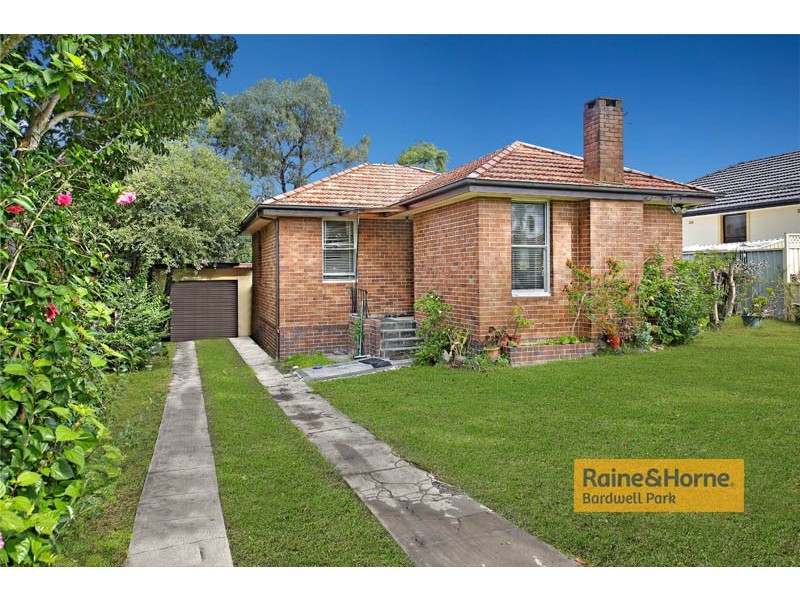16 Junee Crescent, Kingsgrove NSW 2208