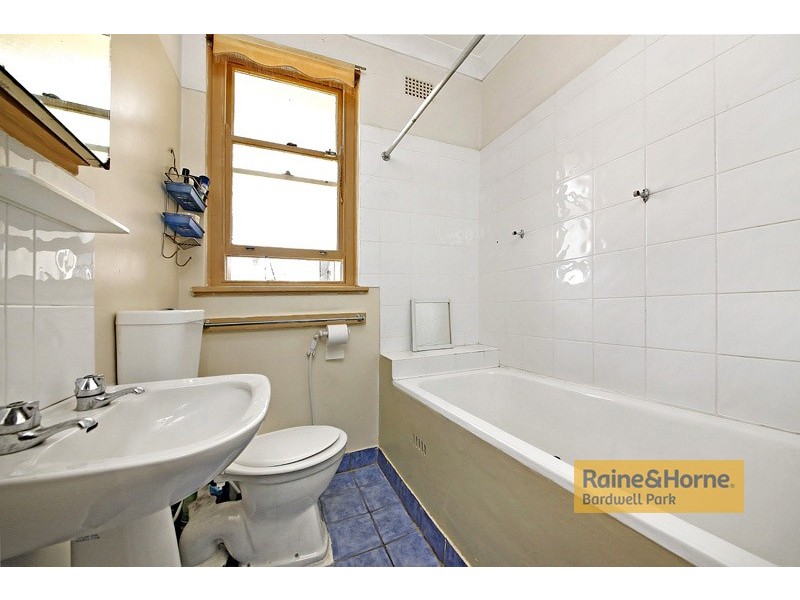 16 Junee Crescent, Kingsgrove NSW 2208