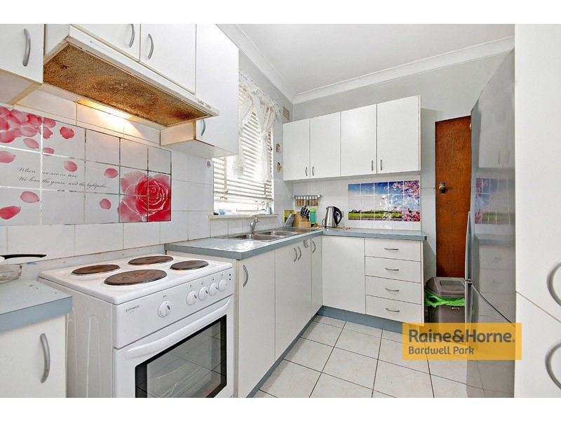 16 Junee Crescent, Kingsgrove NSW 2208