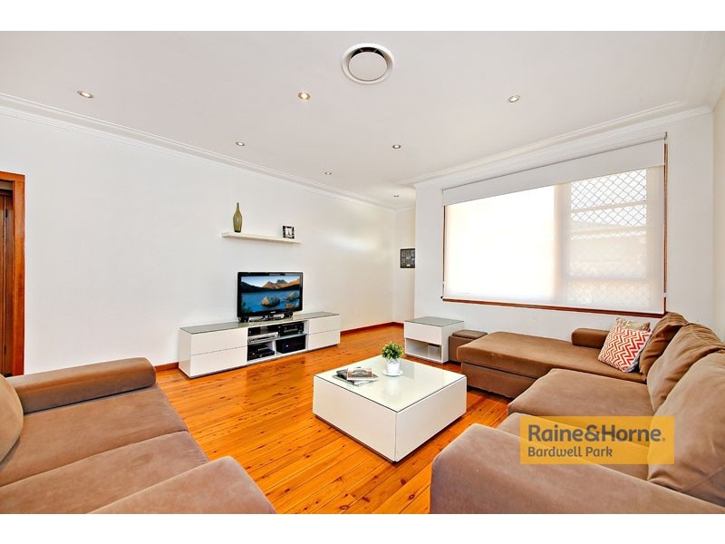 2/145 Queen Victoria Street, Bexley NSW 2207