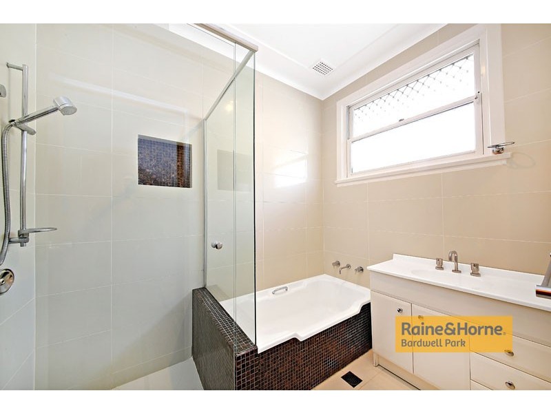 2/145 Queen Victoria Street, Bexley NSW 2207