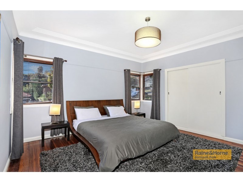 17 Hillcrest Avenue, Bardwell Valley NSW 2207