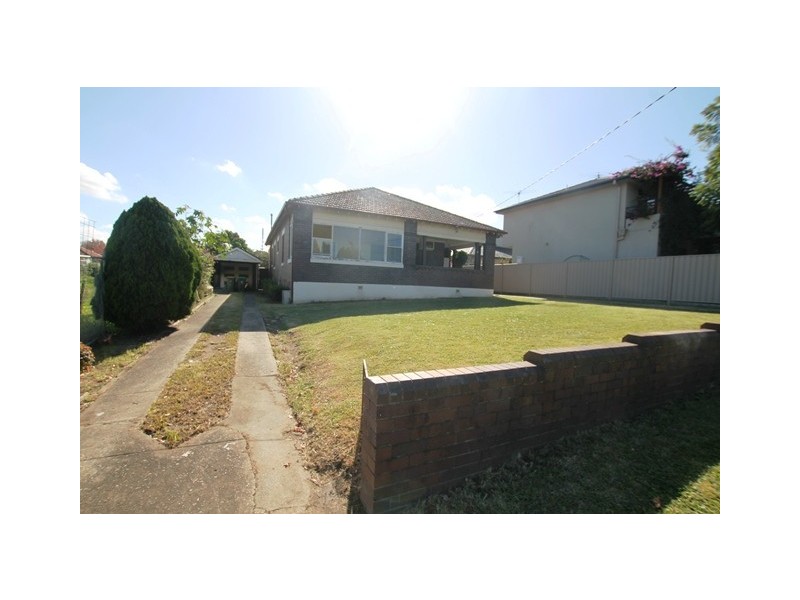 9 Farnham Avenue, Roselands NSW 2196