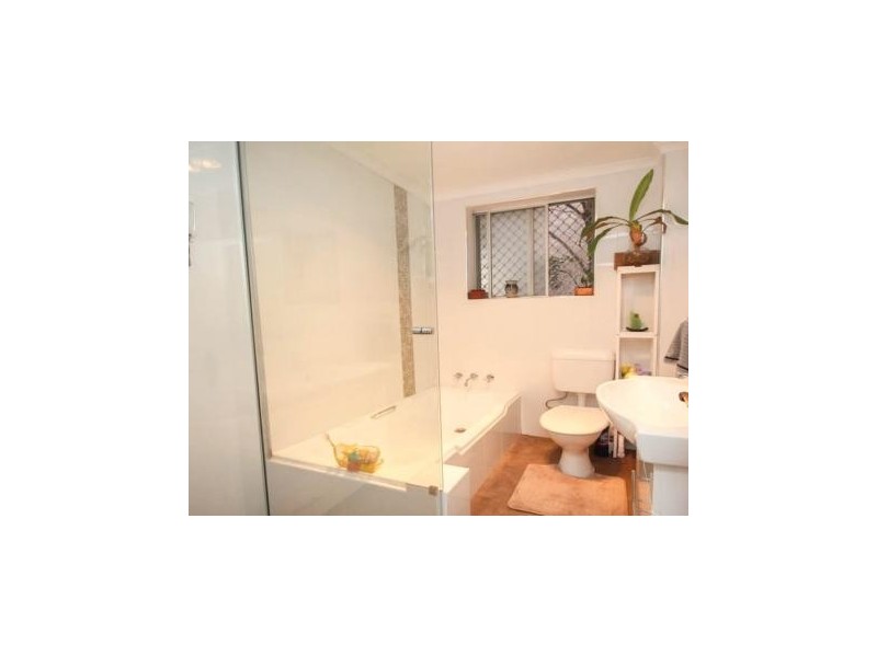 2/186 Queen Victoria Street, Bexley NSW 2207