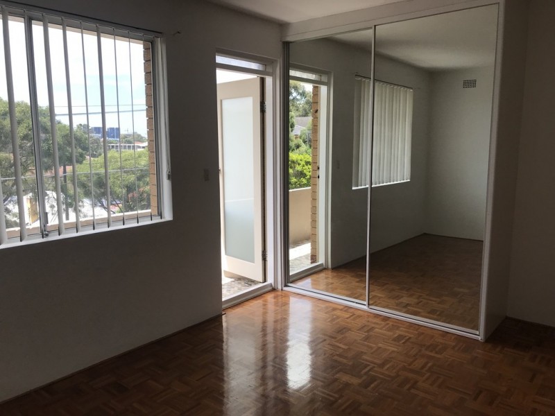 2/28 Glen Street, Marrickville NSW 2204