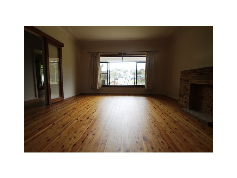 8 Smee Avenue, Roselands NSW 2196