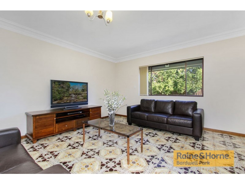 17a St Albans Road, Kingsgrove NSW 2208