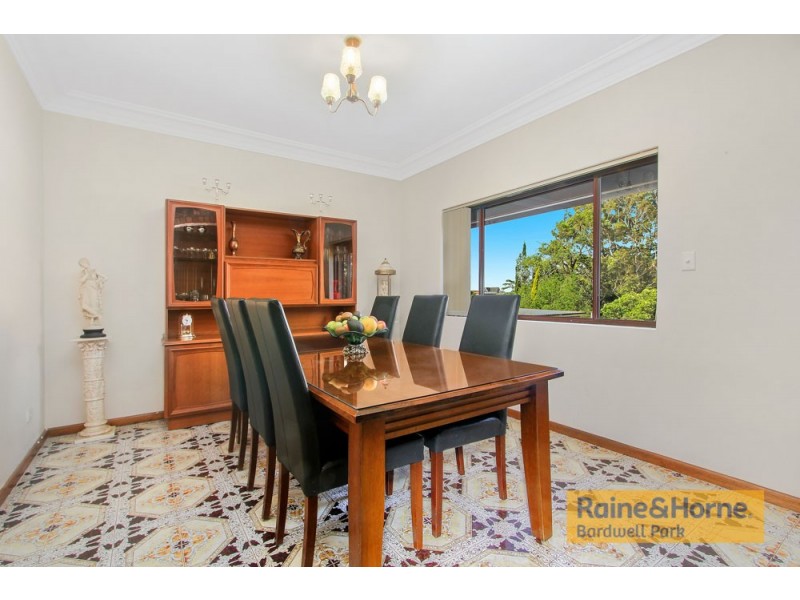 17a St Albans Road, Kingsgrove NSW 2208