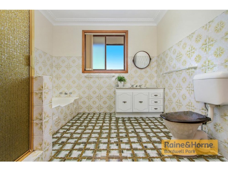 17a St Albans Road, Kingsgrove NSW 2208