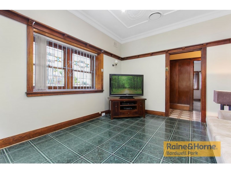 1 Trewilga Avenue, Earlwood NSW 2206