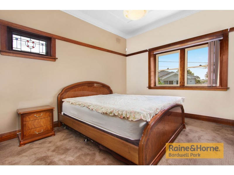1 Trewilga Avenue, Earlwood NSW 2206