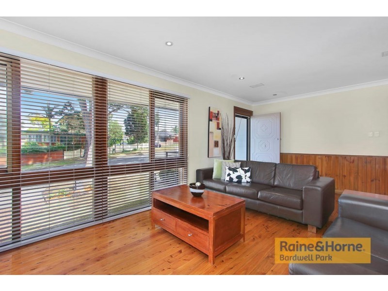 1 Sunshine Parade, Peakhurst Heights NSW 2210