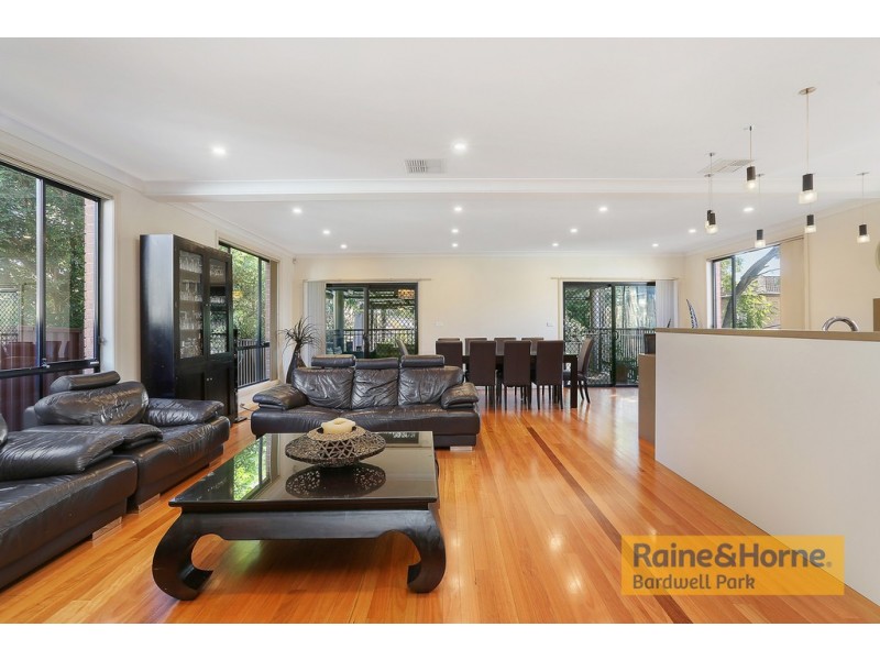 15 Oatley Street, Kingsgrove NSW 2208