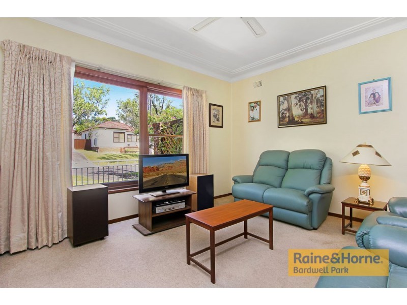 4 Glenavon Avenue, Narwee NSW 2209