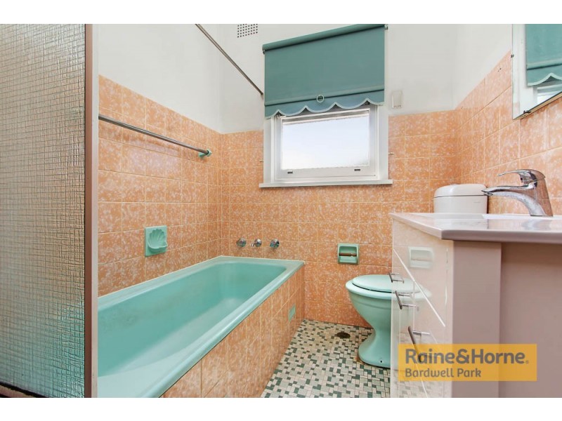 4 Glenavon Avenue, Narwee NSW 2209