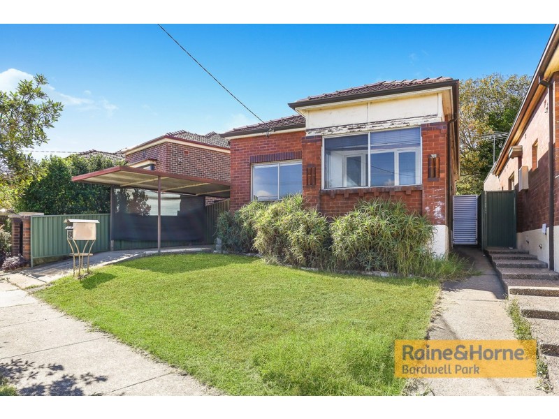 16A Woodlawn Avenue, Earlwood NSW 2206