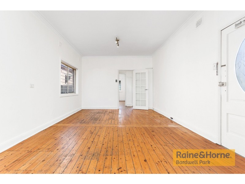 16A Woodlawn Avenue, Earlwood NSW 2206