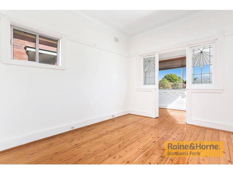 16A Woodlawn Avenue, Earlwood NSW 2206