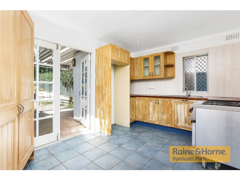 16A Woodlawn Avenue, Earlwood NSW 2206