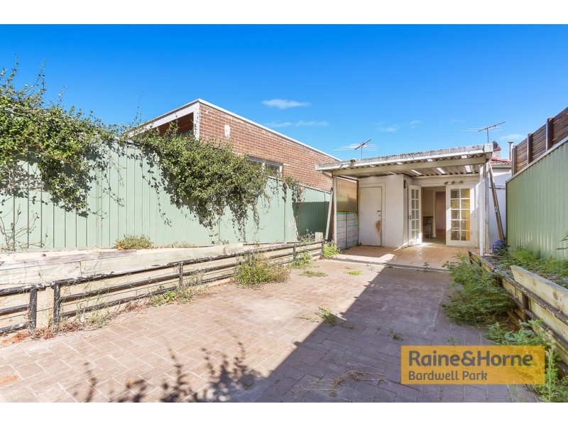 16A Woodlawn Avenue, Earlwood NSW 2206