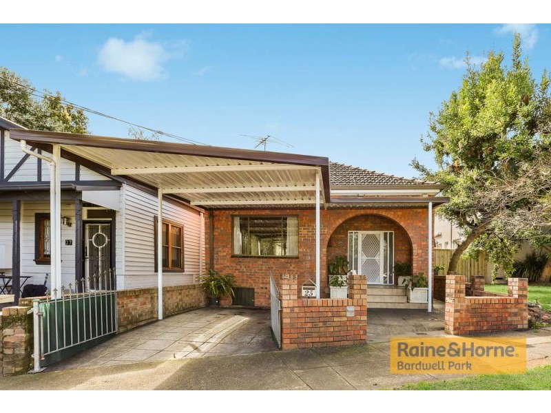 25 Riverside Crescent, Marrickville NSW 2204