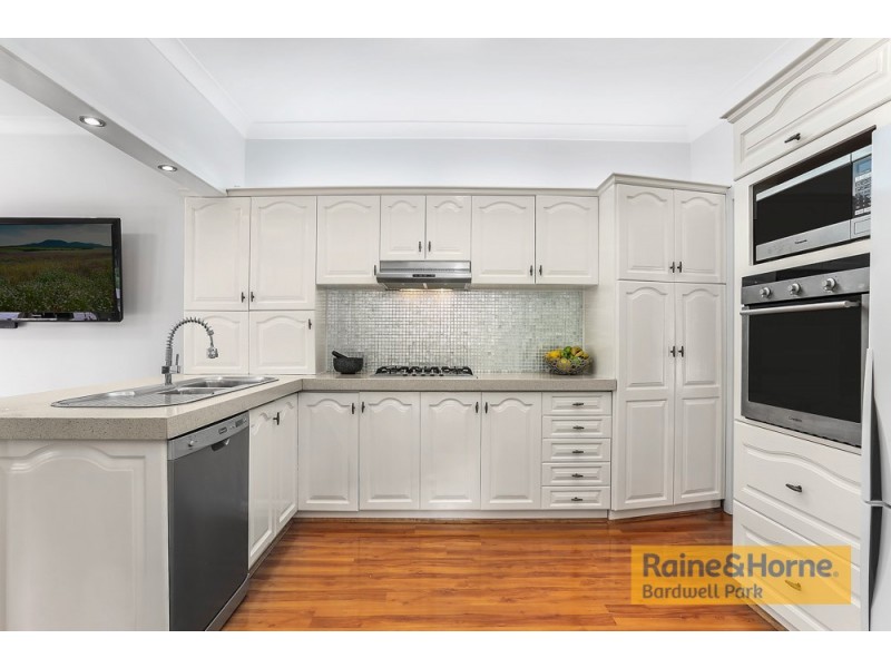 33 Holley Road, Beverly Hills NSW 2209