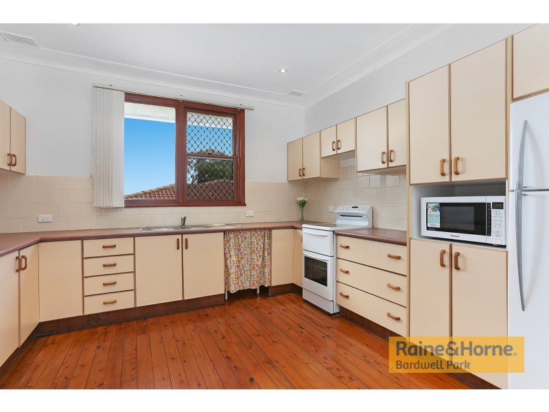 4/145 Queen Victoria Street, Bexley NSW 2207