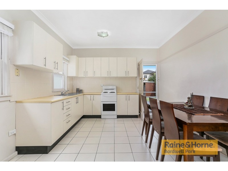 2 Kiewarra Street, Kingsgrove NSW 2208