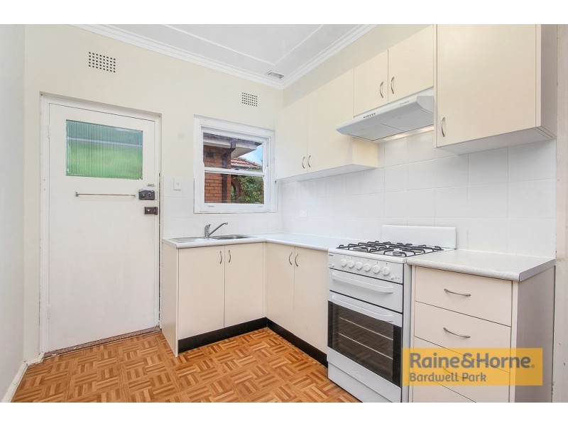 10 Earlwood Crescent, Bardwell Park NSW 2207