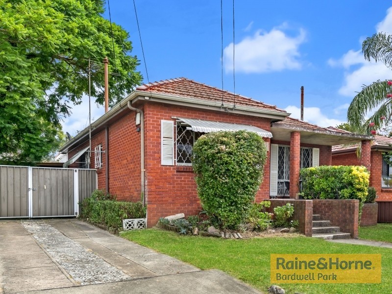 148 Davies Road, Padstow NSW 2211