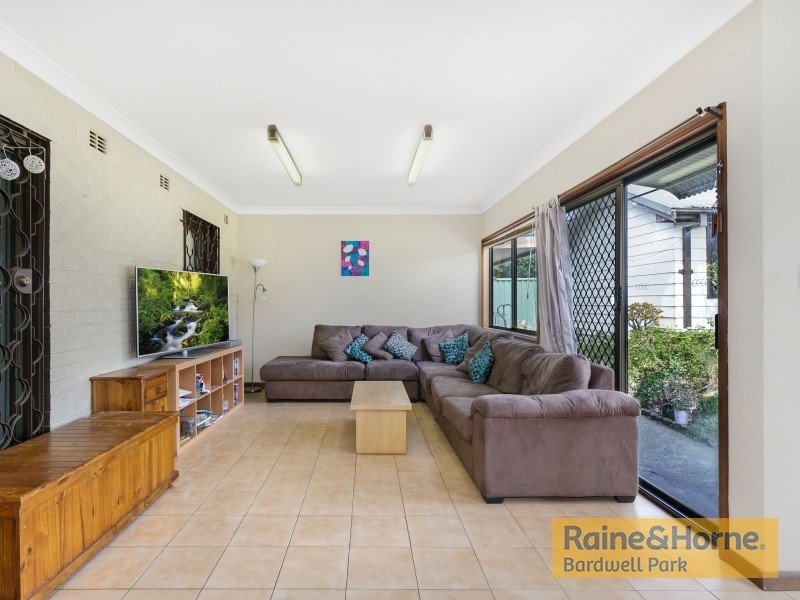 148 Davies Road, Padstow NSW 2211