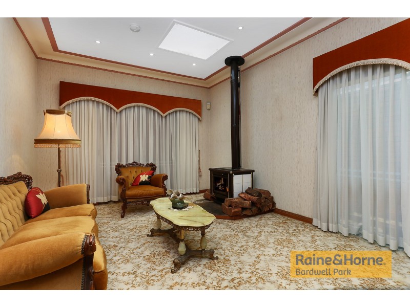 5 Larkhall Avenue, Earlwood NSW 2206