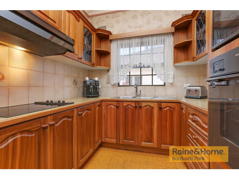 5 Larkhall Avenue, Earlwood NSW 2206