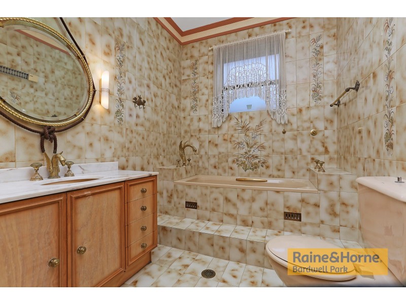 5 Larkhall Avenue, Earlwood NSW 2206