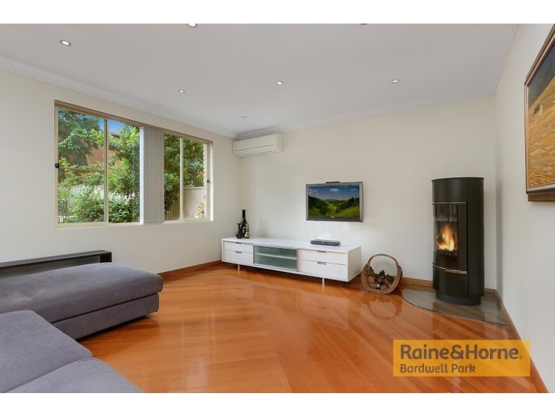 99 Glamis Street, Kingsgrove NSW 2208