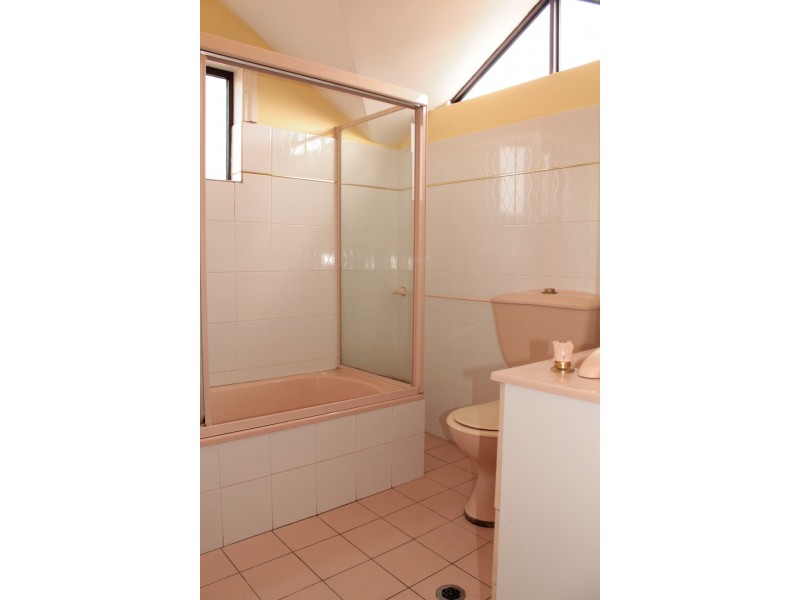 2/297 Port Hacking Road, Miranda NSW 2228