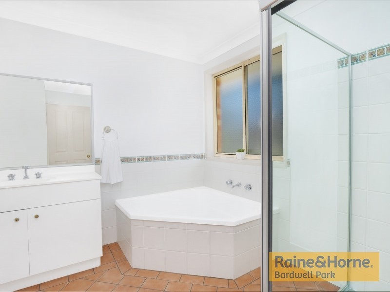 31 Glamis Street, Kingsgrove NSW 2208