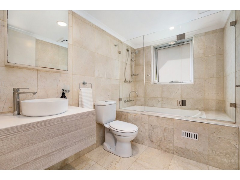 17/30-34 Penkivil Street, Bondi NSW 2026