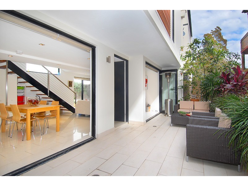 2/12 Warners Avenue, North Bondi NSW 2026