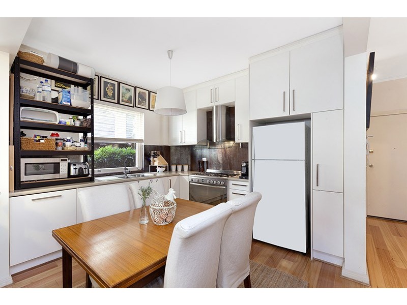 2/17 Penkivil Street, Bondi NSW 2026