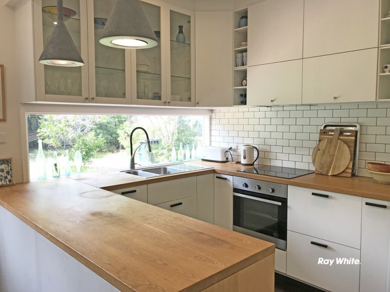 18 Simpson Road, Bundeena NSW 2230