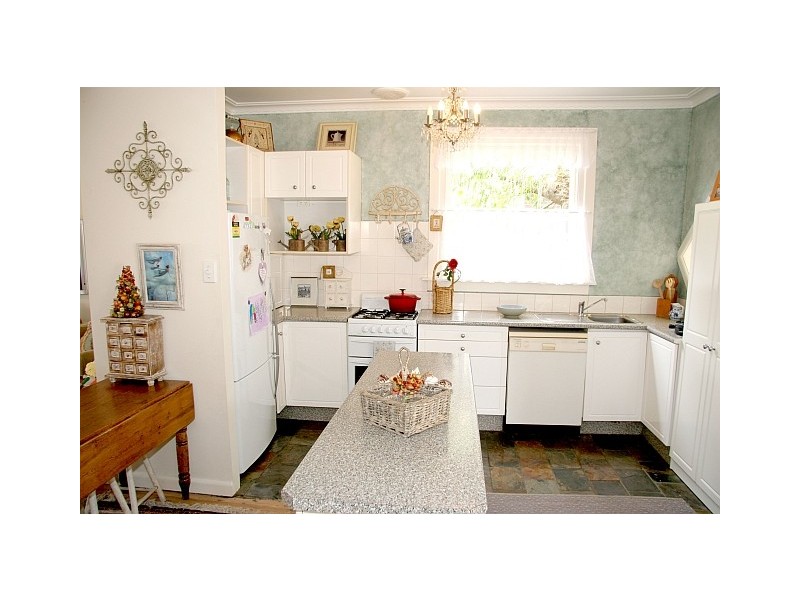 6 The Avenue, Bundeena NSW 2230