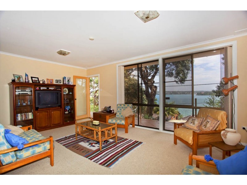 15 Loftus Street, Bundeena NSW 2230