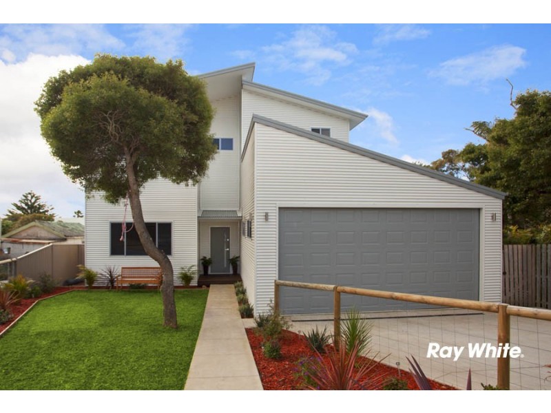 7 Scarborough Street, Bundeena NSW 2230