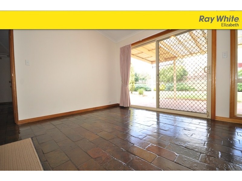 25 President Avenue, Andrews Farm SA 5114